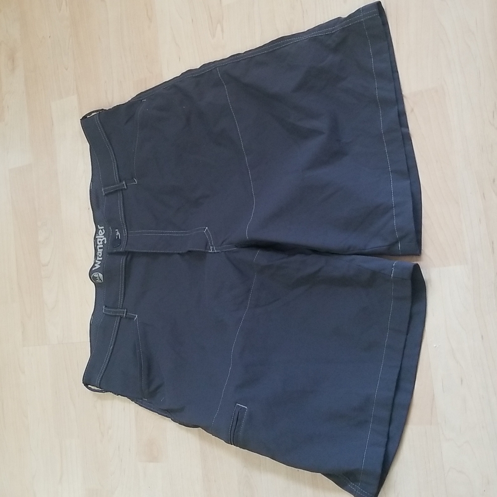 Wrangler Outdoor Series Gray Stretchy Hybrid Bermudas